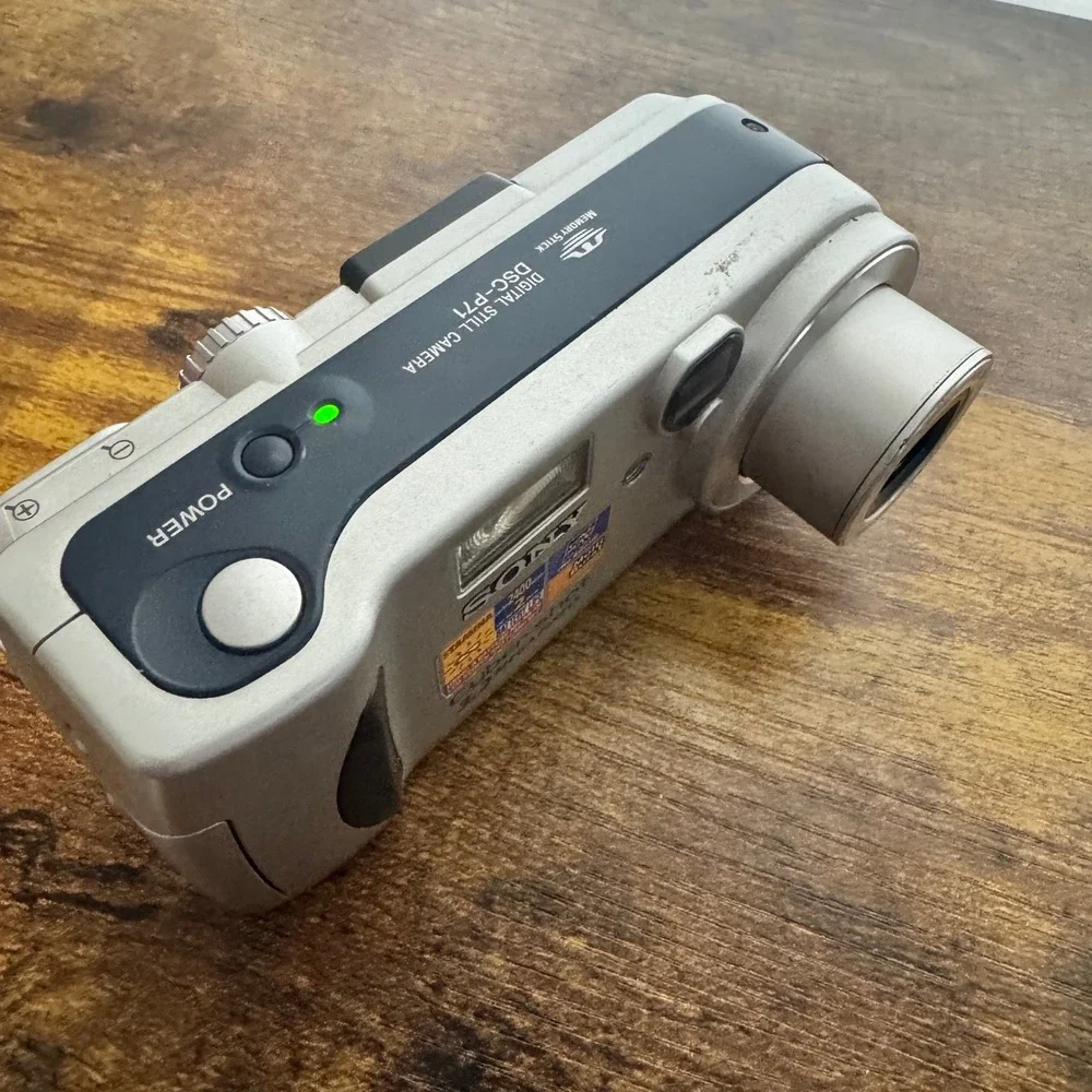 Sony Cyber-shot DSC-P71 Digital Camera - 3MP Retro Y2K Vintage